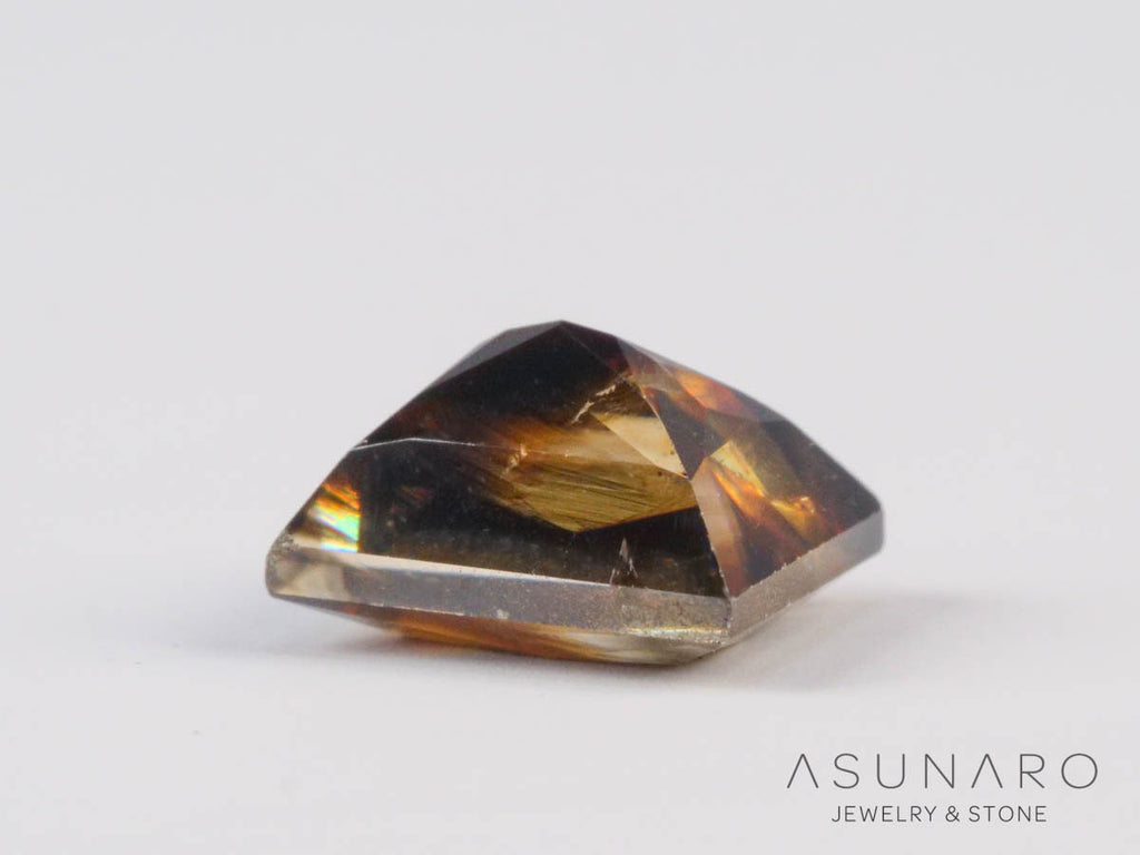 バイカラーキャシテライト  スクエアカット　ビルマ産 　1.98ct　【250508-2952】