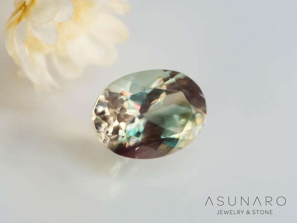 オレゴンサンストーン  オーバルカット　 アメリカ産 　1.26ct【250501-2961】