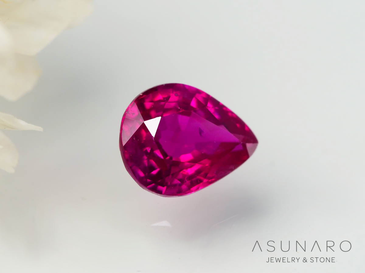 ピジョンブラッドルビー　ペアシェイプカット　 タイ産　0.21ct　鑑別書付【250501-2984】