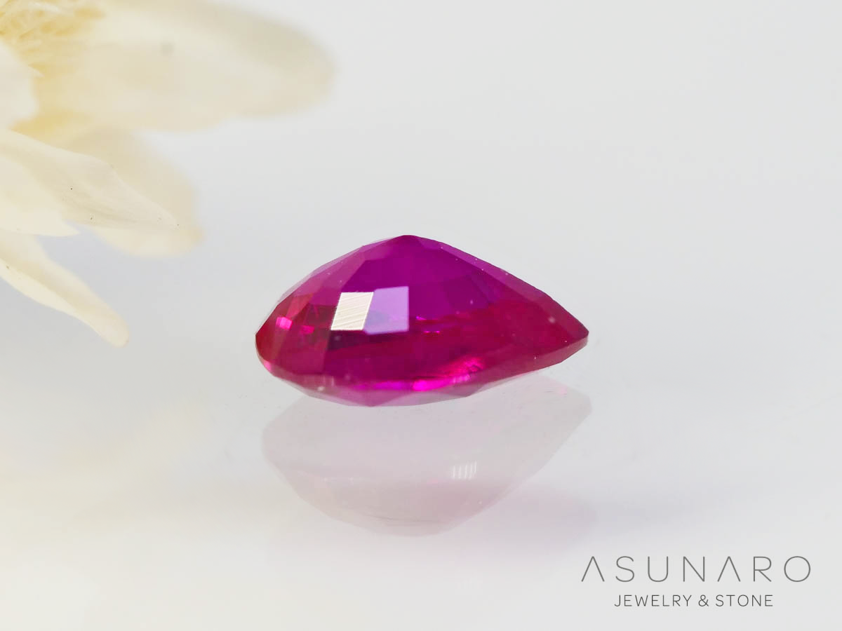 ピジョンブラッドルビー　ペアシェイプカット　 タイ産　0.21ct　鑑別書付【250501-2984】