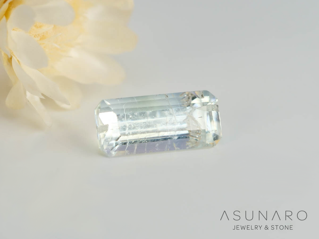 ジェレメジェバイト エメラルドカット ナミビア産 0.45ct【250512-2996】