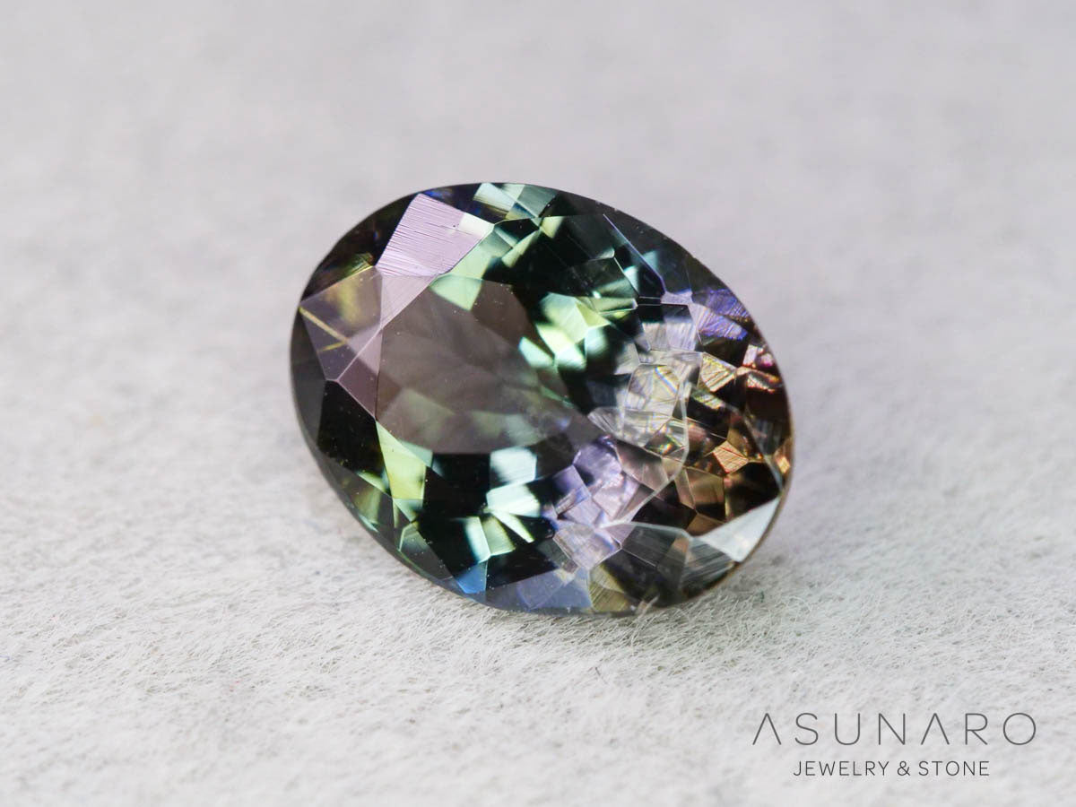 パーティーカラーゾイサイト（タンザナイト）オーバルカット　タンザニア産　1.54ct【250825-3094】
