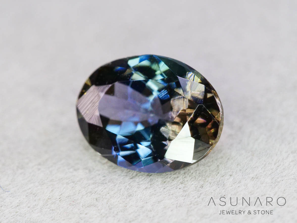 パーティーカラーゾイサイト（タンザナイト）オーバルカット　タンザニア産　1.54ct【250825-3094】