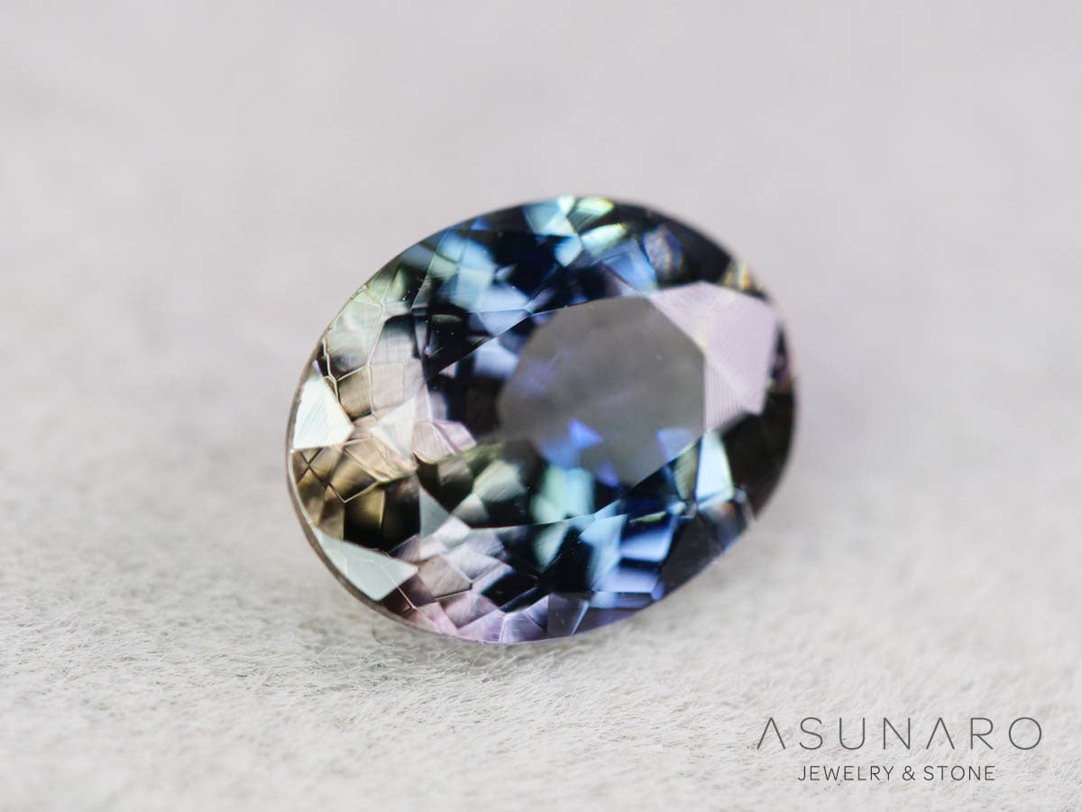 パーティーカラーゾイサイト（タンザナイト）オーバルカット　タンザニア産　1.33ct【250825-3095】