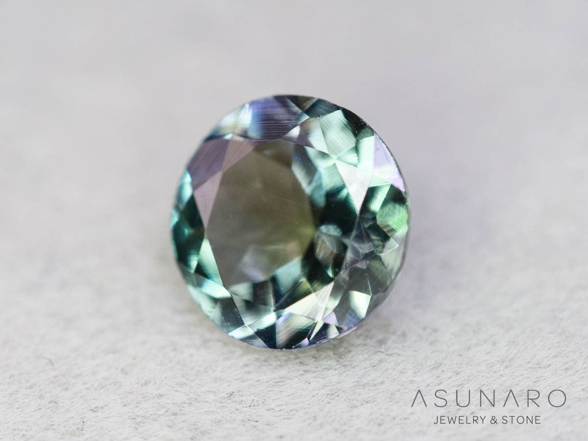 パーティーカラーゾイサイト（タンザナイト）ラウンドカット　タンザニア産　0.70ct【250825-3097】