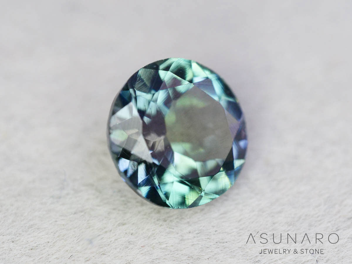 パーティーカラーゾイサイト（タンザナイト）ラウンドカット　タンザニア産　0.70ct【250825-3097】