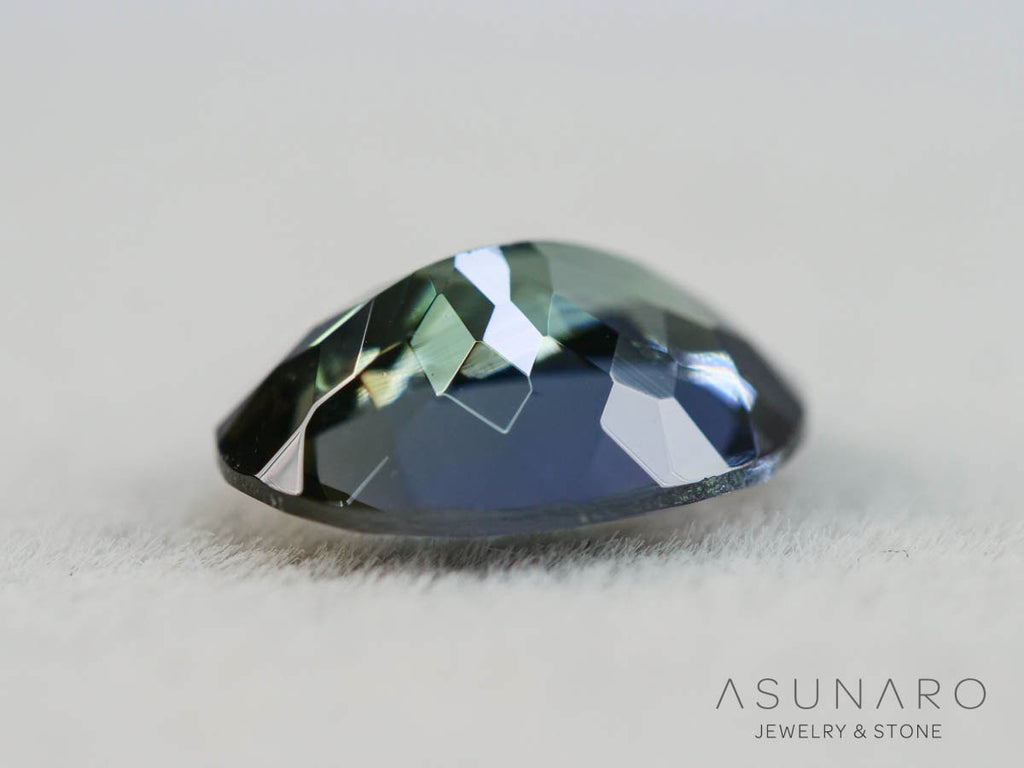 パーティーカラーゾイサイト（タンザナイト）オーバルカット　タンザニア産　1.33ct【250825-3095】