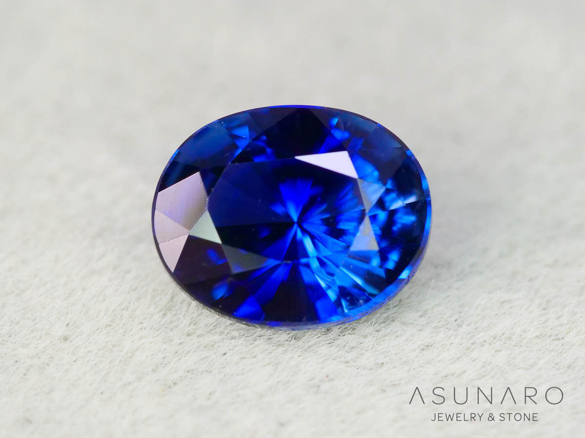 バイカラーサファイア オーバルカット スリランカ産 0.76ct【251003