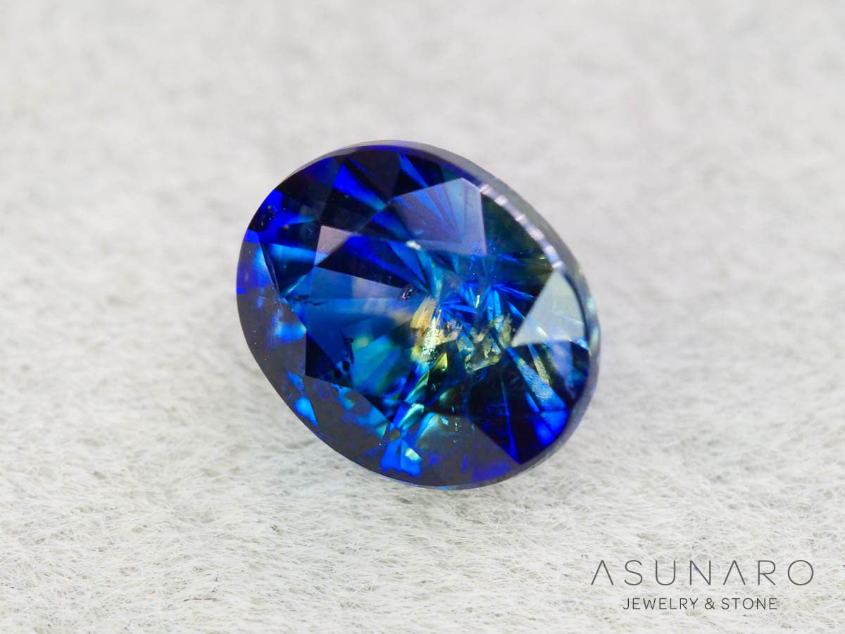 バイカラーサファイア 　ロータスリリーカット（オーバル）　 スリランカ産　0.77ct【251003-3092】