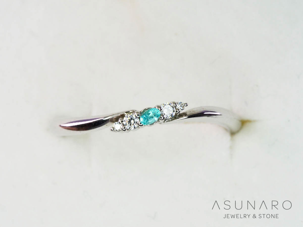 すずりん様アパタイト♡レピド♡ソーダ♡トルマリン♡サンストーン共生No1682 パライバトルマリン カボション ブラジル産 0.39ct 【220727-1023