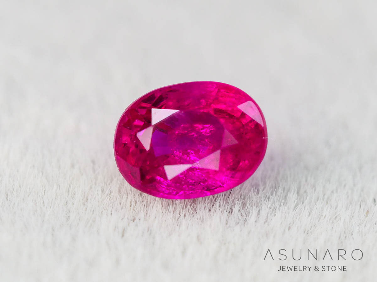 ピジョンブラッドルビー　オーバルカット　 タイ産　0.24ct　鑑別書付【251001-3057】