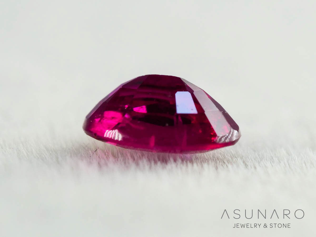 ピジョンブラッドルビー オーバルカット タイ産 0.20ct 鑑別書付