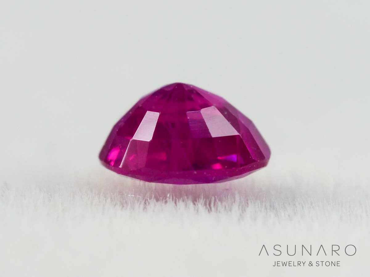 ピジョンブラッドルビー　オーバルカット　 タイ産　0.20ct　鑑別書付【251001-3059】