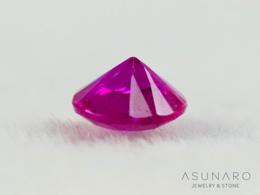 ピジョンブラッドルビー　ラウンドカット　 タイ産　0.11ct　鑑別書付【251001-3062】