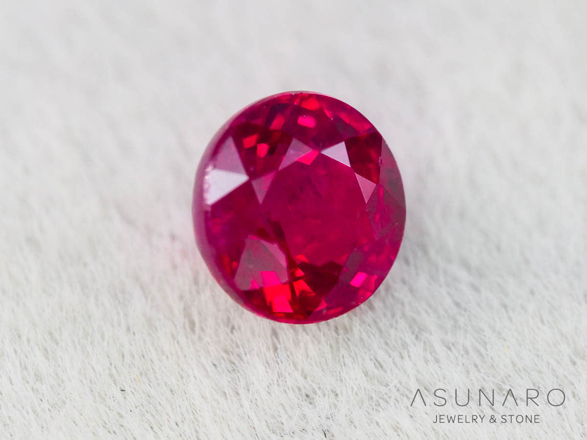 ピジョンブラッドルビー　ラウンドカット　 タイ産　0.30ct　鑑別書付【251001-3064】