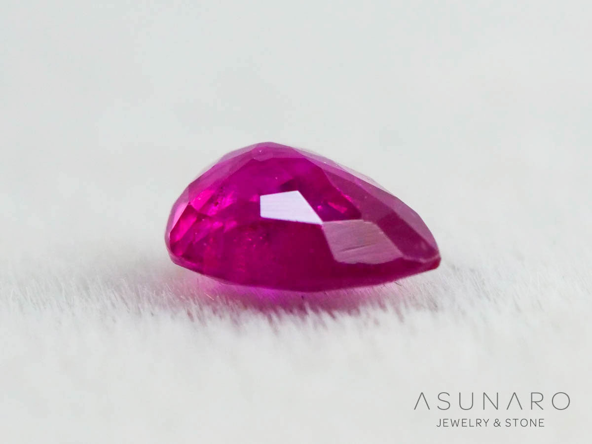 ピジョンブラッドルビー ペアシェイプ タイ産 0.30ct 鑑別書付【251001