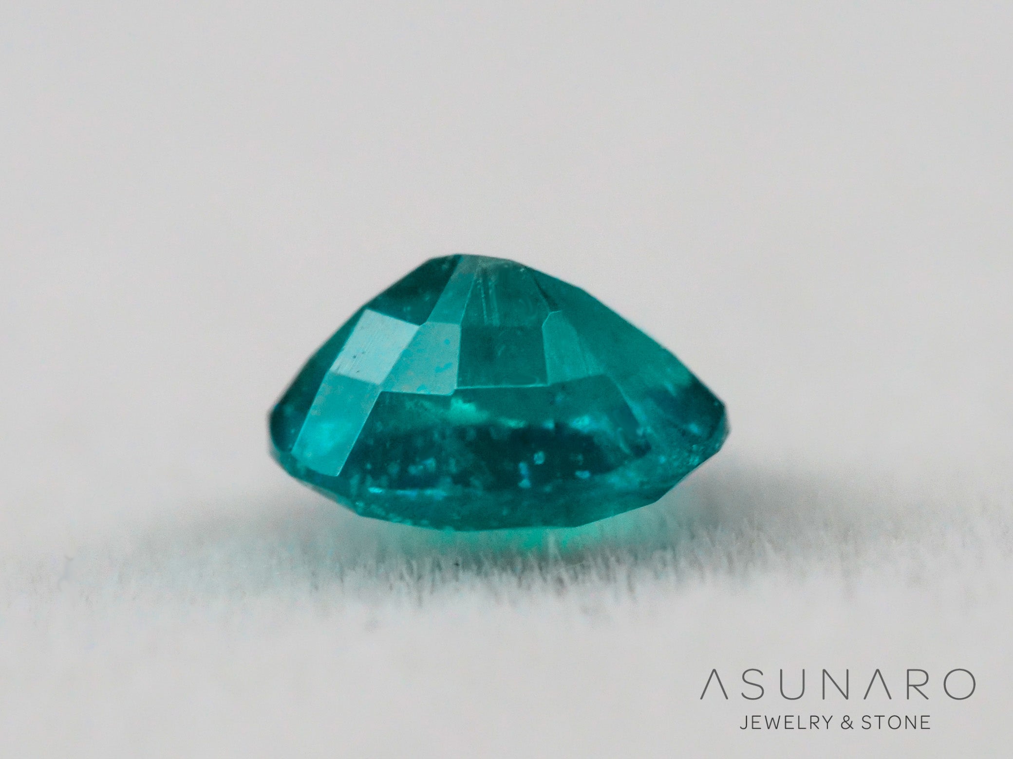 ティールブルーグリーンアウイナイト　オーバルカット　アフガニスタン産 　0.18ct【260805-3461】