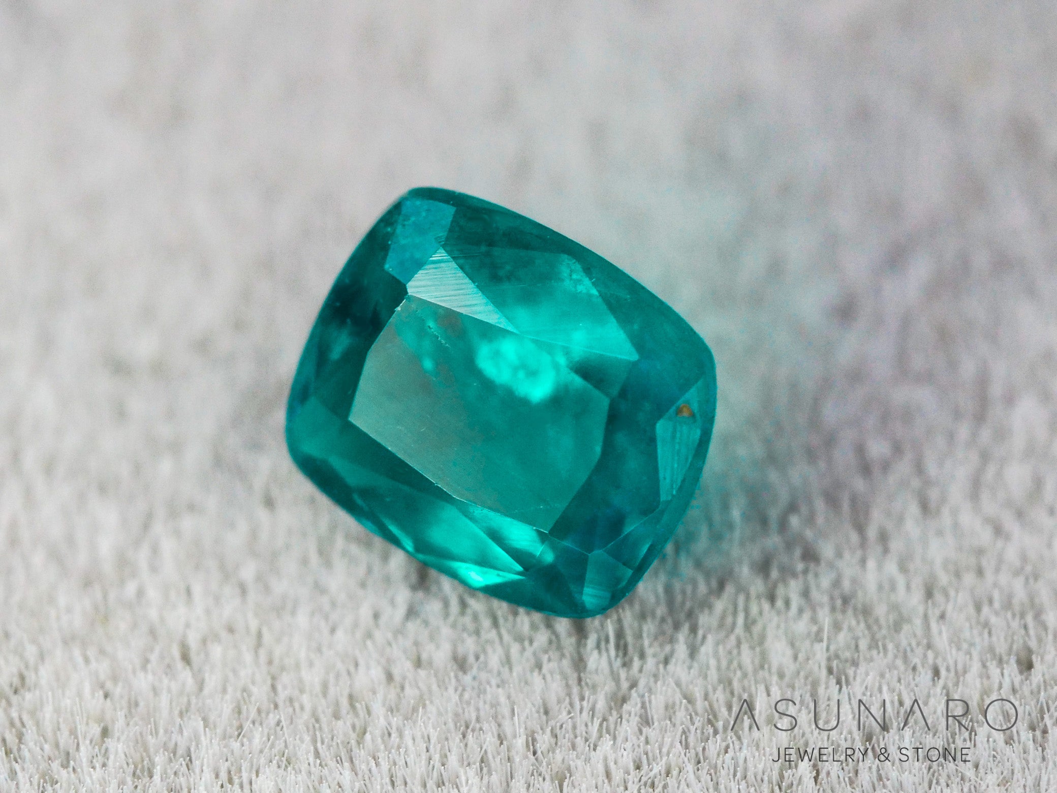 ティールブルーグリーンアウイナイト　クッションカット　アフガニスタン産 　0.18ct【260805-3464】