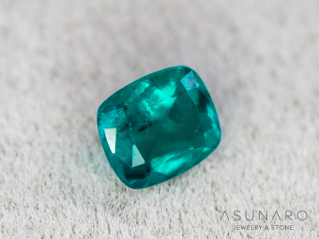 ティールブルーグリーンアウイナイト　クッションカット　アフガニスタン産 　0.18ct【260805-3464】