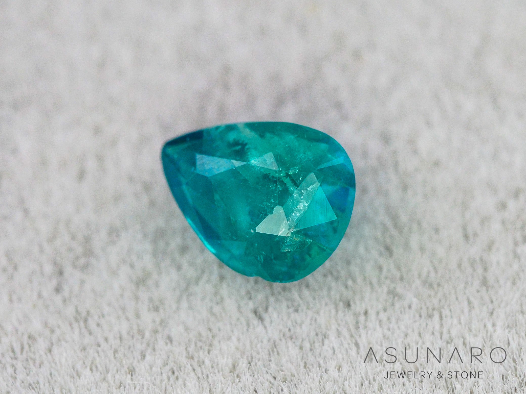 ティールブルーグリーンアウイナイト　ペアシェイプ　アフガニスタン産 　0.12ct【260805-3467】