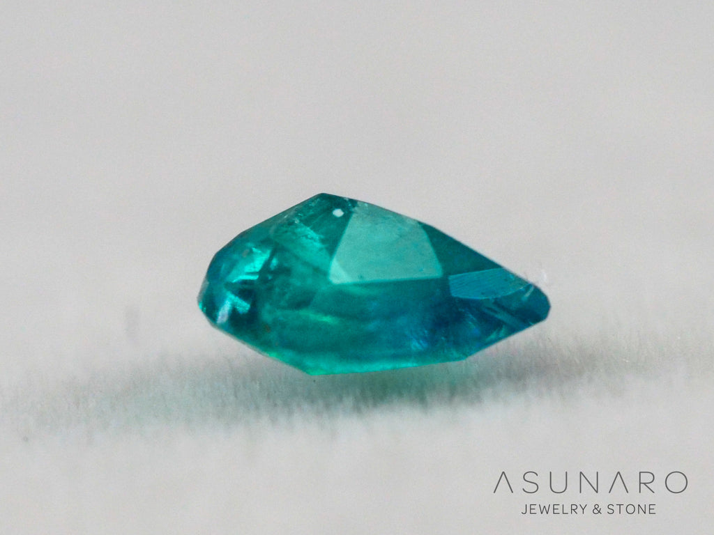 ティールブルーグリーンアウイナイト　ペアシェイプ　アフガニスタン産 　0.12ct【260805-3467】