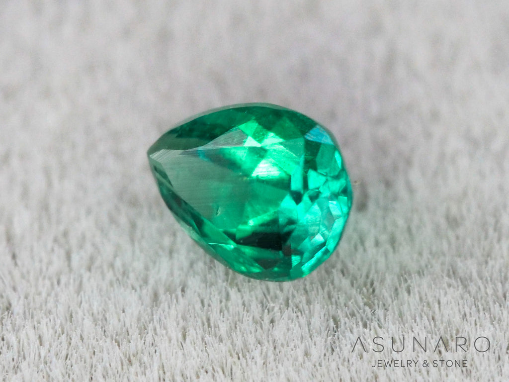 ティールブルーグリーンアウイナイト　ペアシェイプ　アフガニスタン産 　0.08ct【260805-3469】
