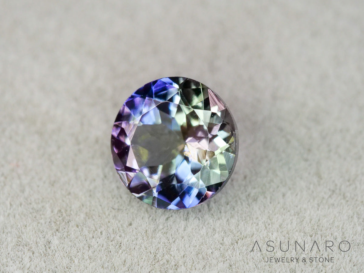 パーティーカラーゾイサイト（タンザナイト）ラウンドカット　タンザニア産　0.79ct【261002-3401】