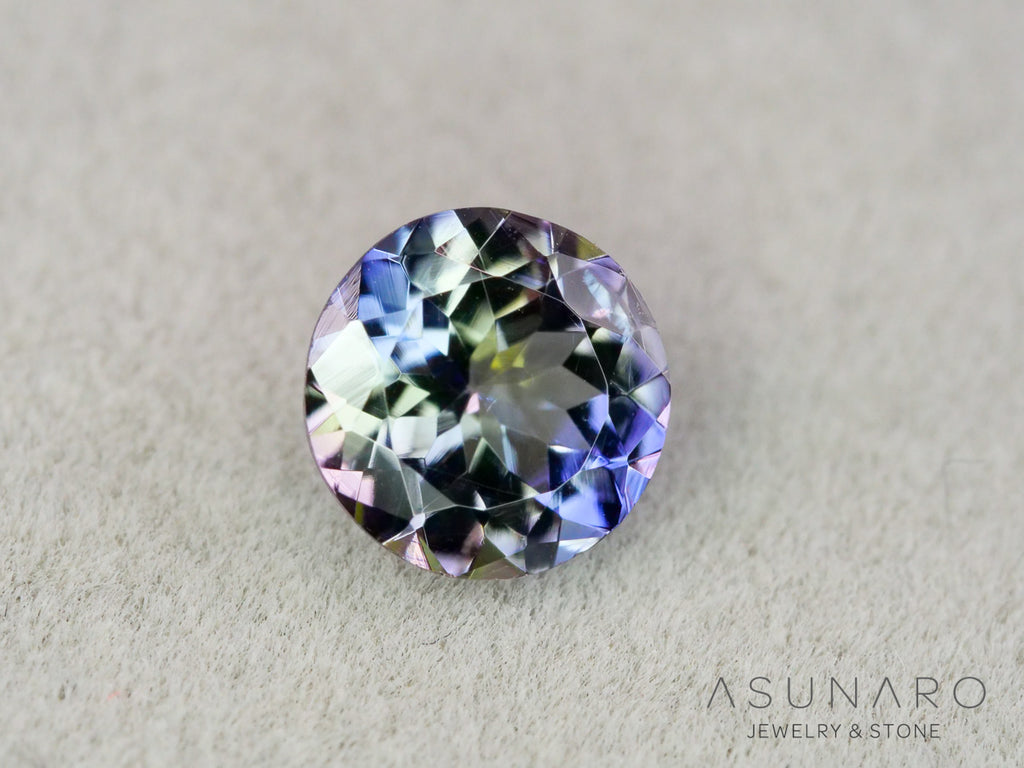 パーティーカラーゾイサイト（タンザナイト）ラウンドカット　タンザニア産　0.79ct【261002-3401】