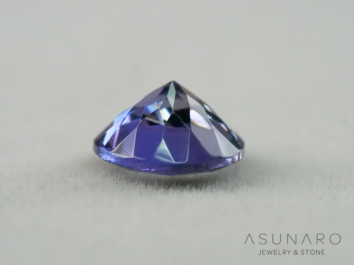 パーティーカラーゾイサイト（タンザナイト）ラウンドカット　タンザニア産　0.79ct【261002-3401】