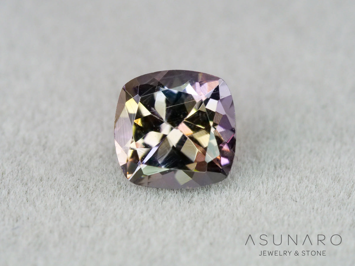 パーティーカラーゾイサイト（タンザナイト）クッションカット　タンザニア産　0.80ct【261002-3402】