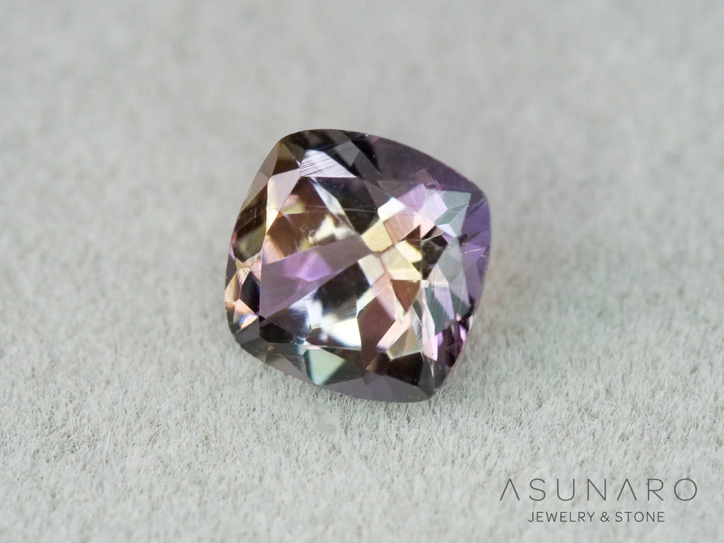 パーティーカラーゾイサイト（タンザナイト）クッションカット　タンザニア産　0.80ct【261002-3402】