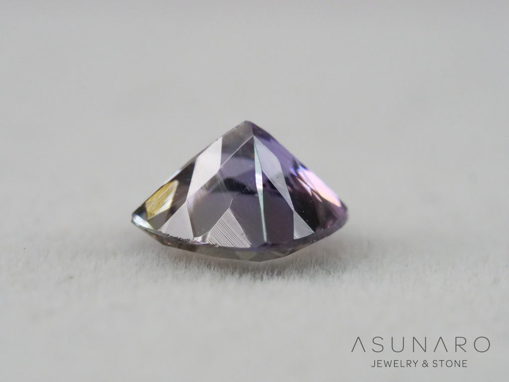 パーティーカラーゾイサイト（タンザナイト）クッションカット　タンザニア産　0.80ct【261002-3402】