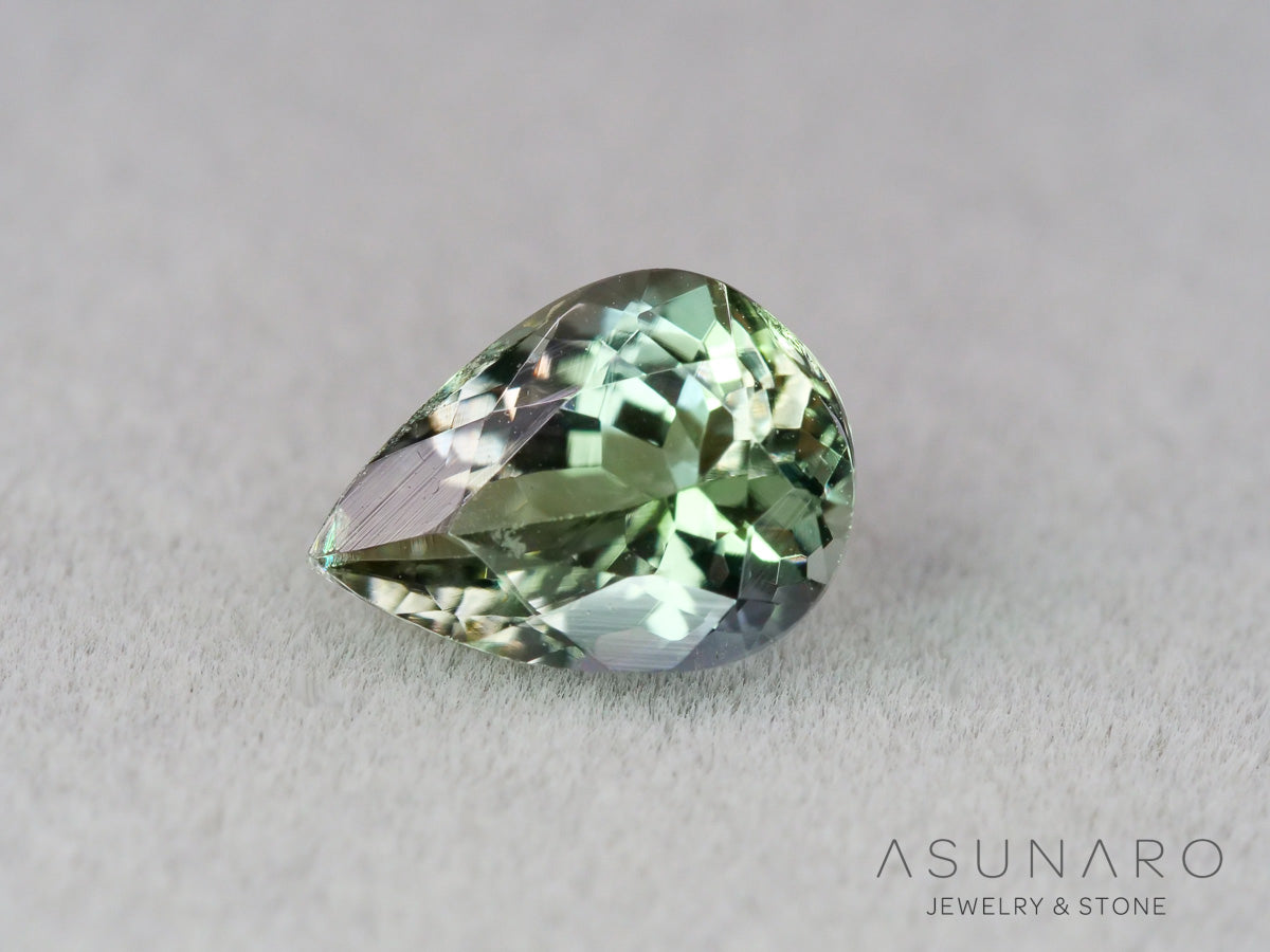 バイカラーゾイサイト（タンザナイト）ペアシェイプ　タンザニア産　1.22ct【261002-3403】