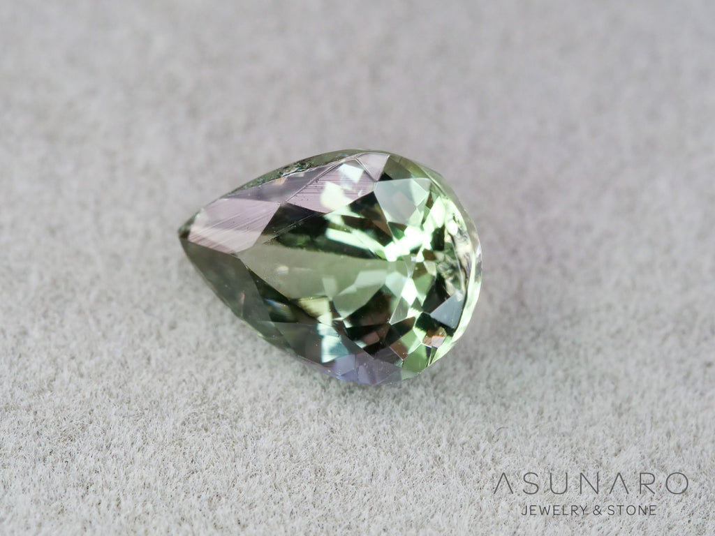 バイカラーゾイサイト（タンザナイト）ペアシェイプ　タンザニア産　1.22ct【261002-3403】