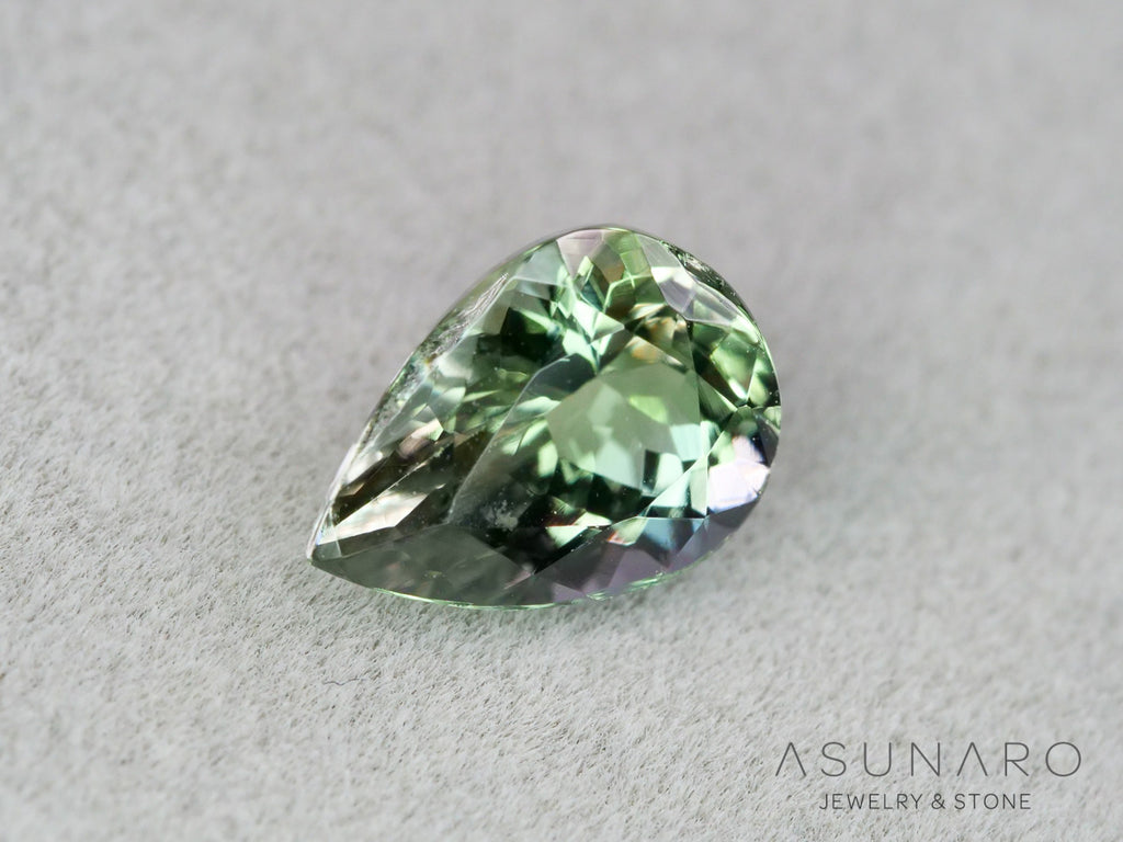 バイカラーゾイサイト（タンザナイト）ペアシェイプ　タンザニア産　1.22ct【261002-3403】