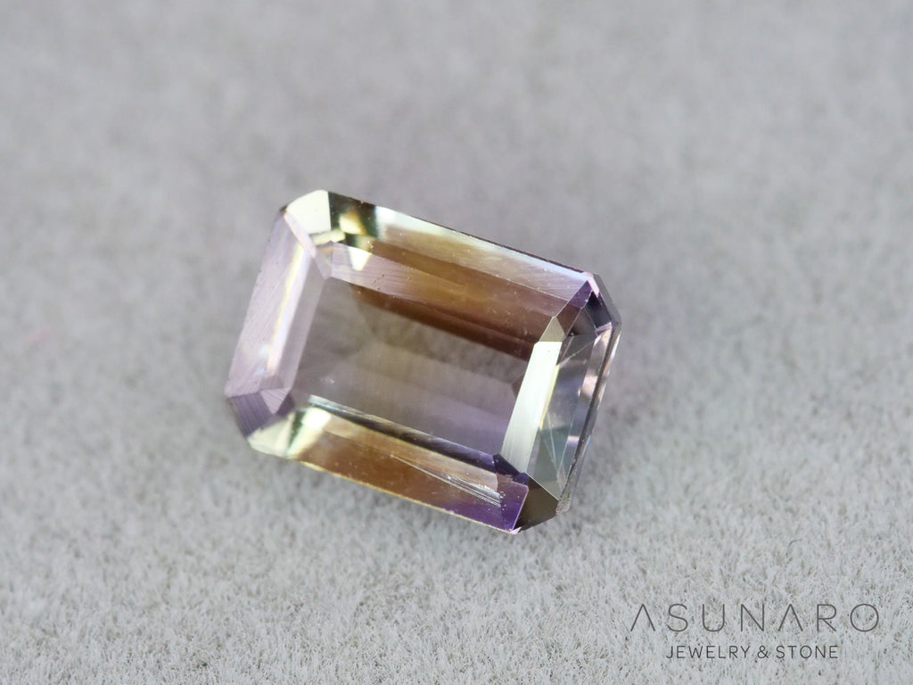 パーティーカラーゾイサイト（タンザナイト）エメラルドカット　タンザニア産　0.90ct【261002-3404】