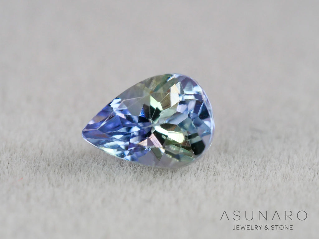 バイカラーゾイサイト（タンザナイト）ペアシェイプ　タンザニア産　0.55ct【261002-3406】