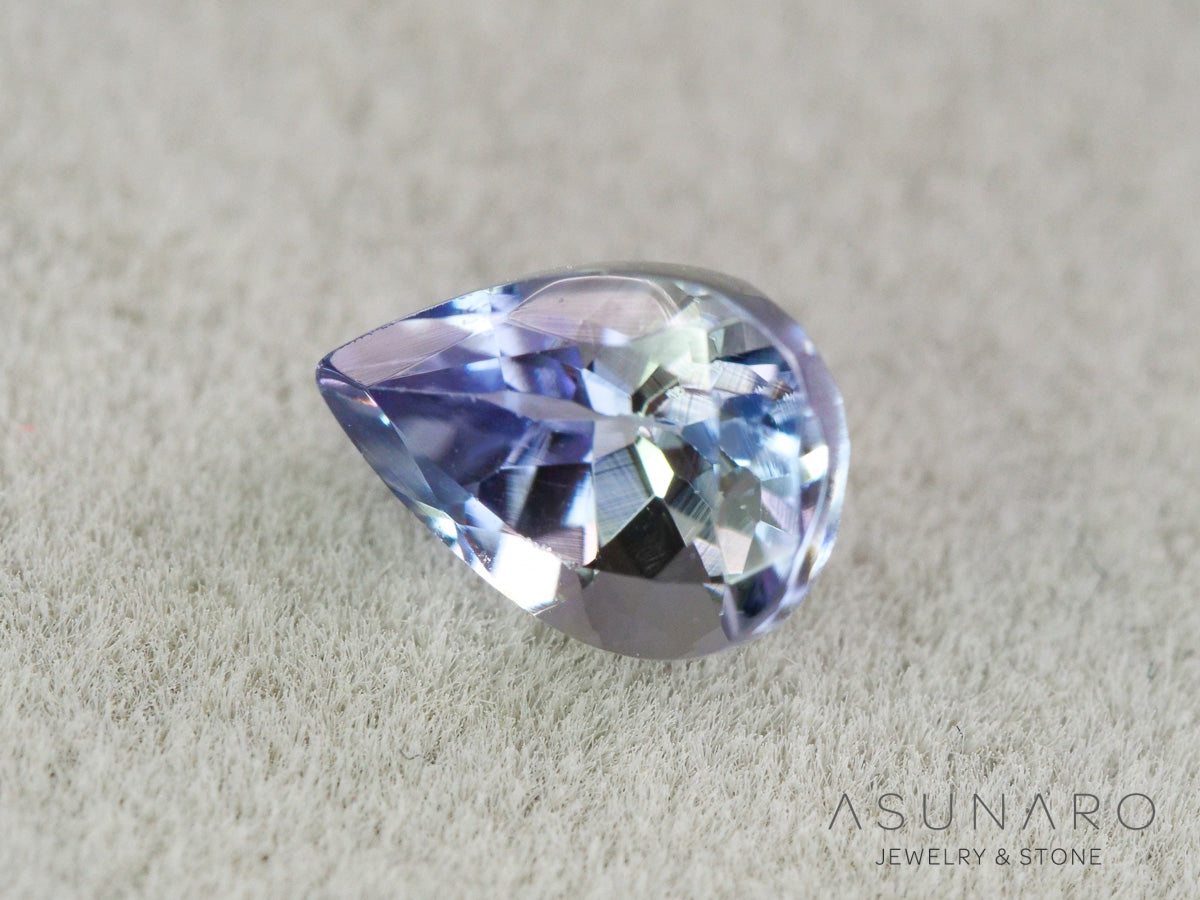 バイカラーゾイサイト（タンザナイト）ペアシェイプ　タンザニア産　0.55ct【261002-3406】