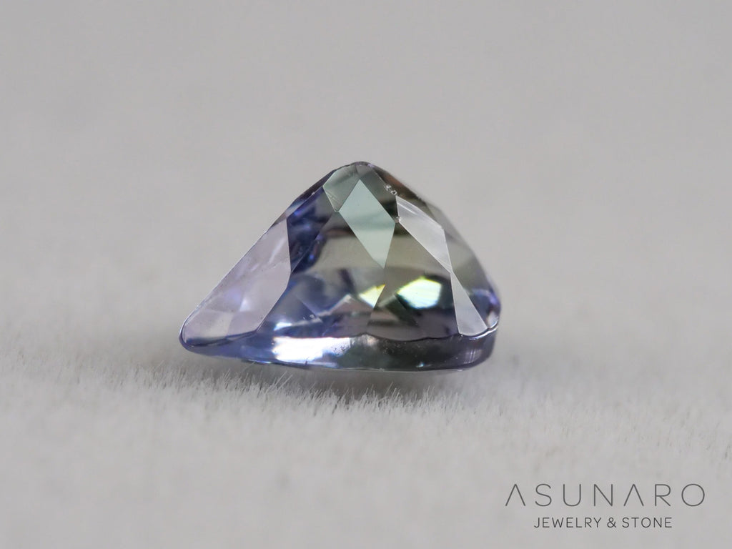 バイカラーゾイサイト（タンザナイト）ペアシェイプ　タンザニア産　0.55ct【261002-3406】