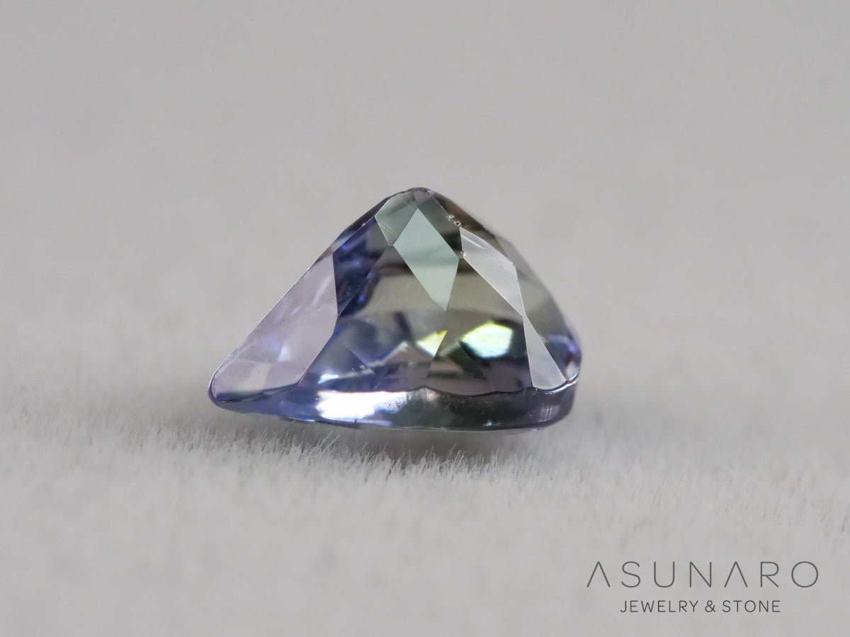 バイカラーゾイサイト（タンザナイト）ペアシェイプ　タンザニア産　0.55ct【261002-3406】