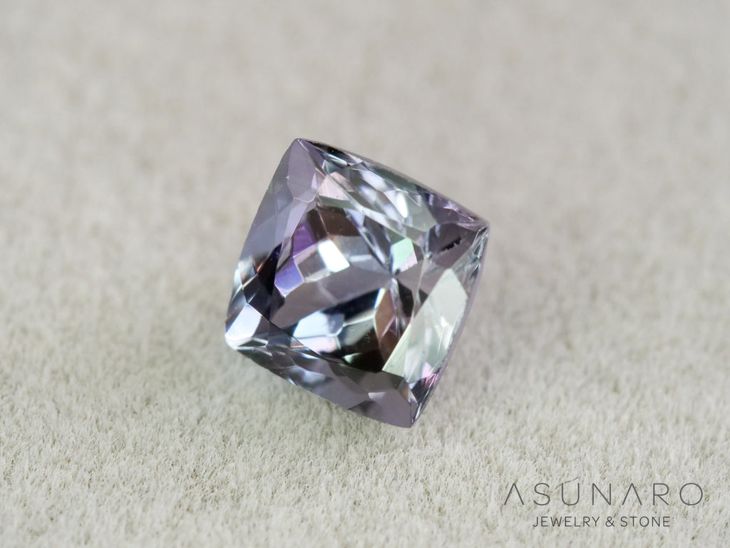 パーティーカラーゾイサイト（タンザナイト）クッションカット　タンザニア産　0.79ct【261002-3407】