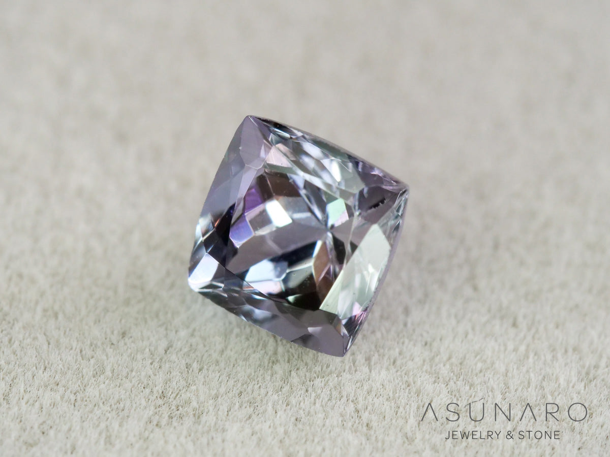 パーティーカラーゾイサイト（タンザナイト）クッションカット　タンザニア産　0.79ct【261002-3407】