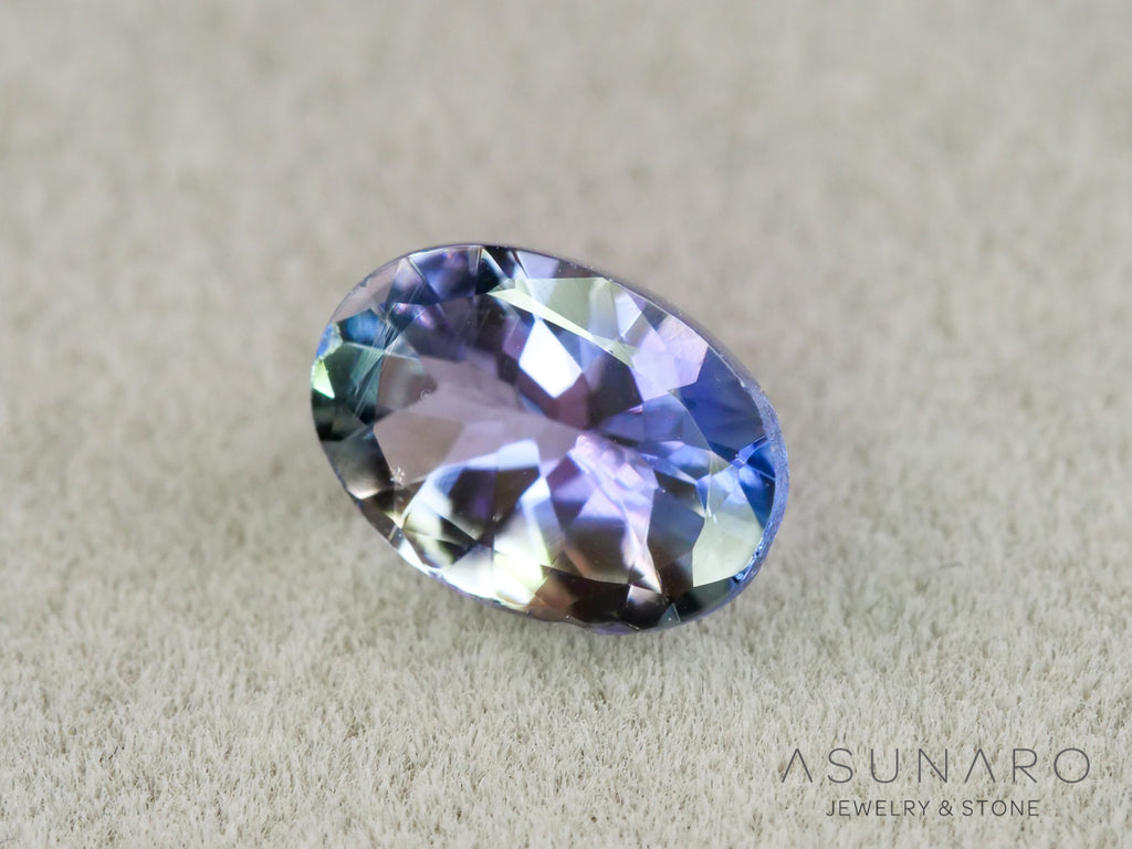 パーティーカラーゾイサイト（タンザナイト）オーバルカット　タンザニア産　0.59ct【261002-3408】