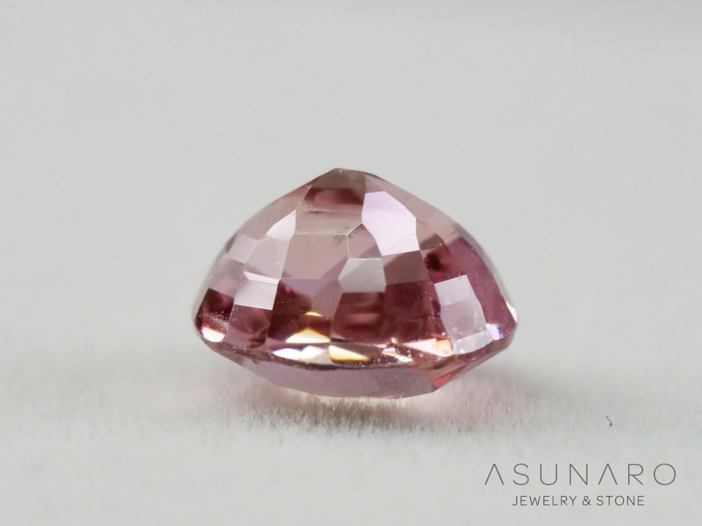 ピーチピンクスピネル 　オーバルカット　スリランカ産　0.89ct　【261002-3575】