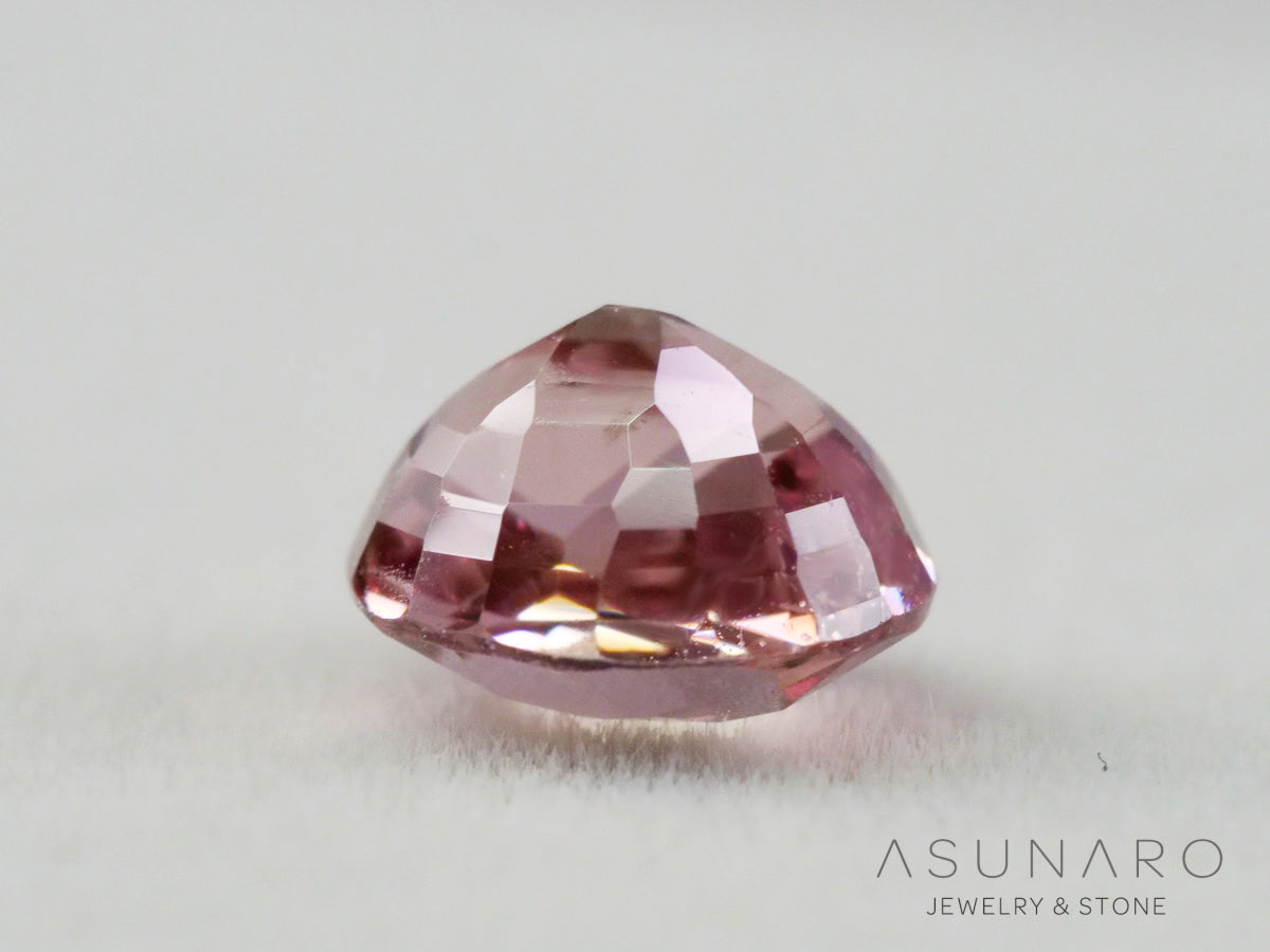 ピーチピンクスピネル 　オーバルカット　スリランカ産　0.89ct　【261002-3575】