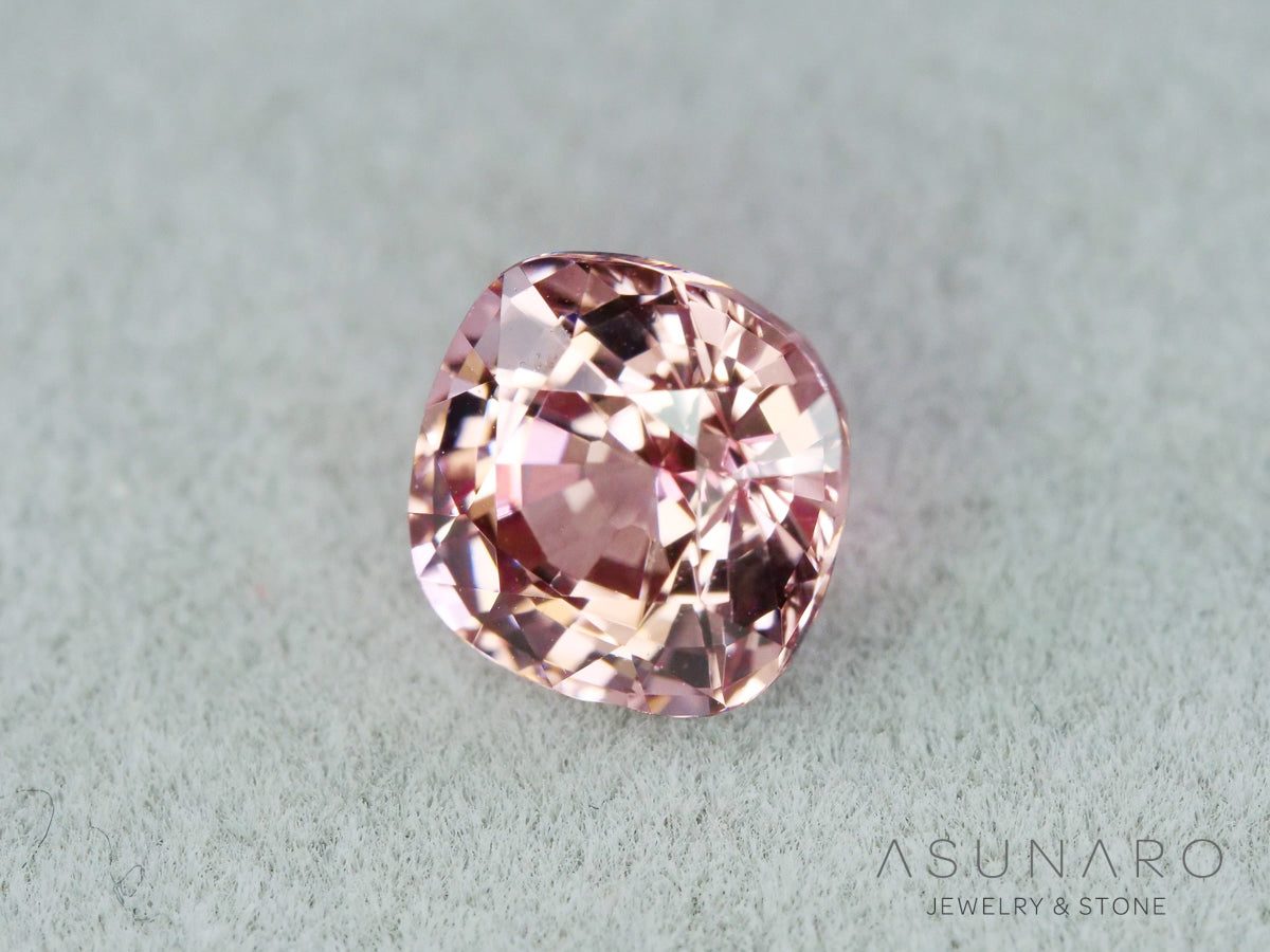 ピーチピンクスピネル 　クッションカット　スリランカ産　1.16ct　【261002-3577】