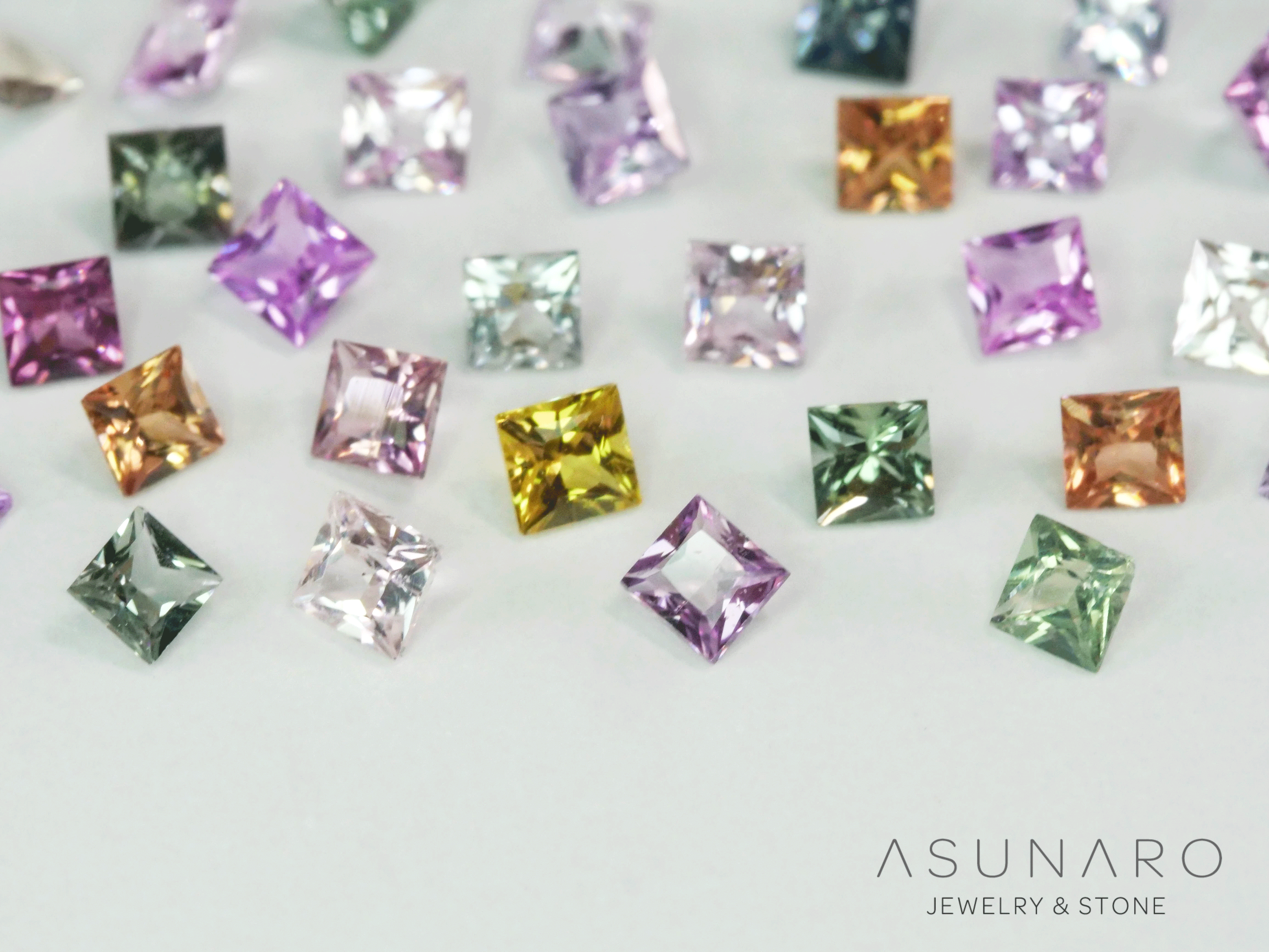 【4時間限定ゲリラ販売】超得✨️プリンセスカット マルチカラーサファイア　約2mm【ltd260901】特別販売