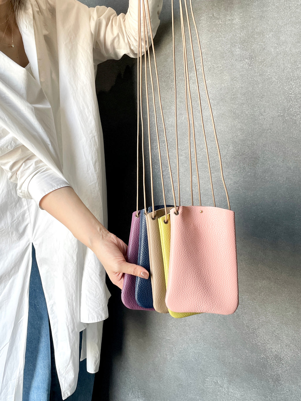 【全5色・限定コラボ】ASUNAROオリジナル　レザーサコッシュ　本革ボーチ、ケータイケース、革バッグ【250610-kobag】