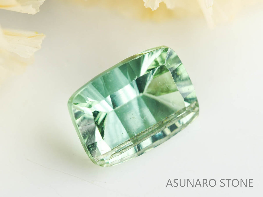 ミントカラートルマリン　コンケーブカット　ルワンダ産　　0.99ct【230303-1545】