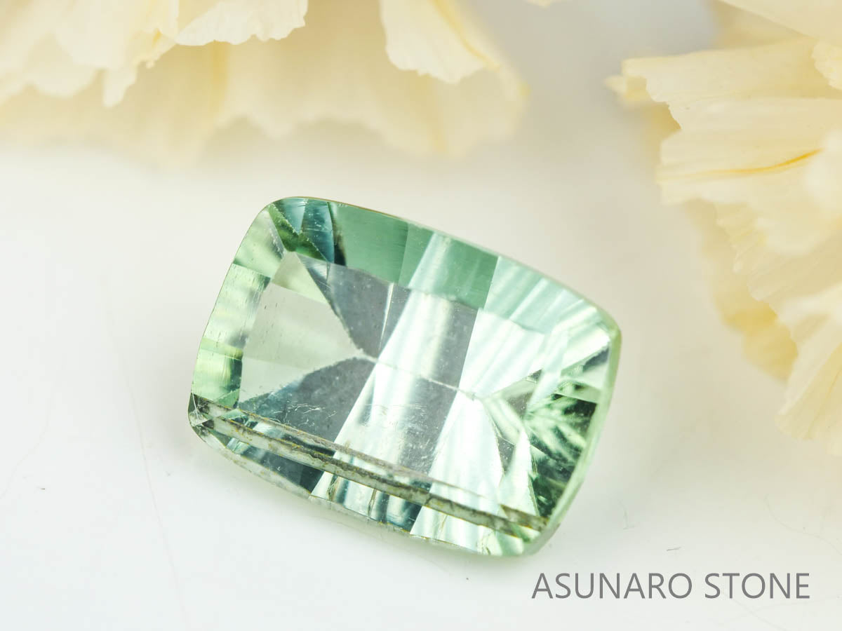 ミントカラートルマリン　コンケーブカット　ルワンダ産　　0.99ct【230303-1545】